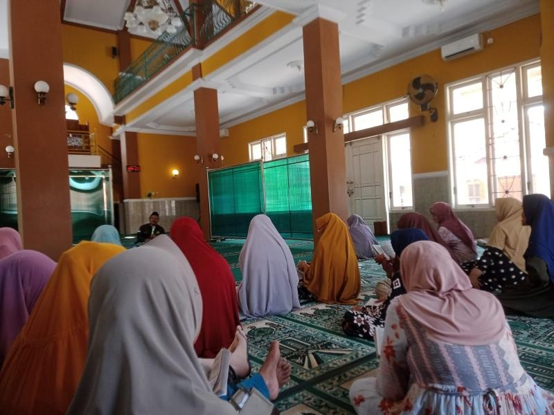 Mengalirkan Keberkahan di Bawah Naungan Cahaya Subuh: Penyuluhan Qunut di MT Nurul Iman