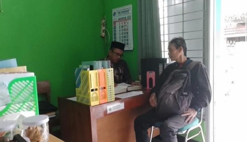 KUA Berikan Pelayanan Permohonan Data Pernikahan Warga Kranji