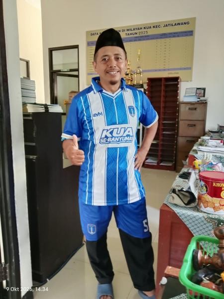 Tampil Sporty, Aparatur KUA Banyumas Siap Layani Masyarakat Sekaligus Jaga Kebugaran