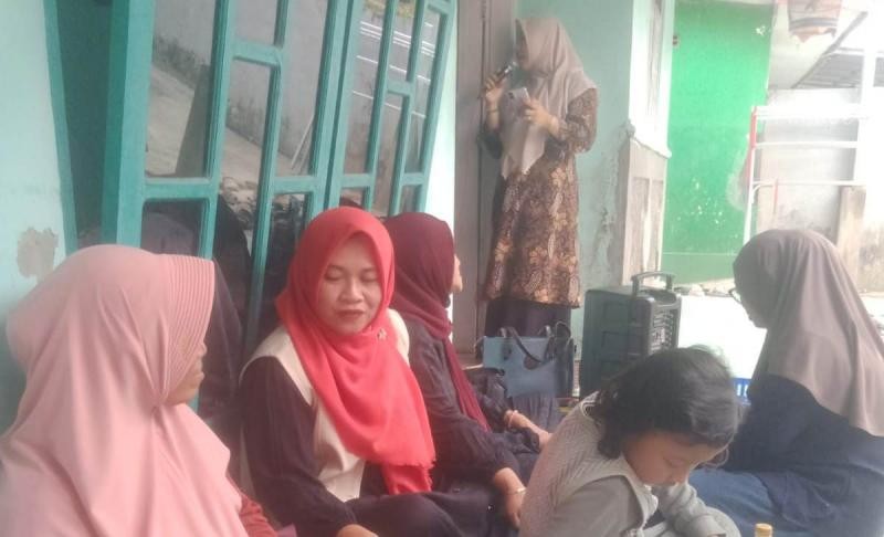 Penyuluh KUA Karanglewas Ajak Jamaah MT Yasinan Muslimat Ranting Depok Kenali Empat Penghalang Ibadah