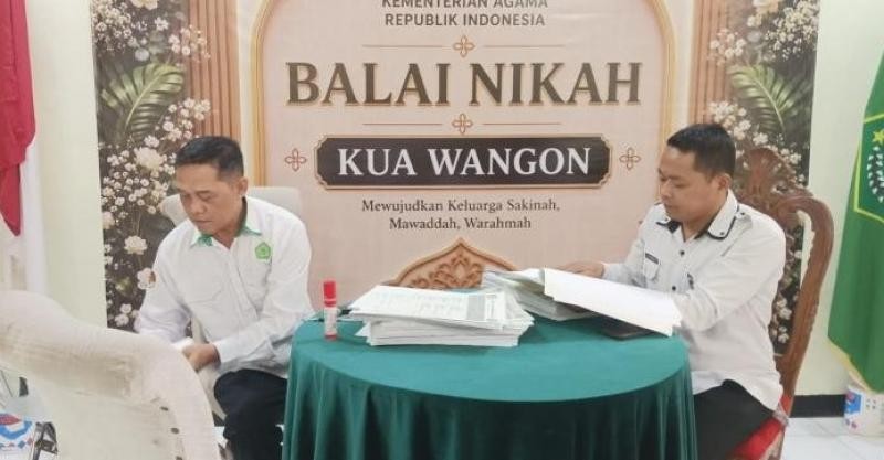 KUA Wangon Lakukan Pengecekan Ulang Berkas Pernikahan Sebelum Dijilid, Wujudkan Tertib Administrasi