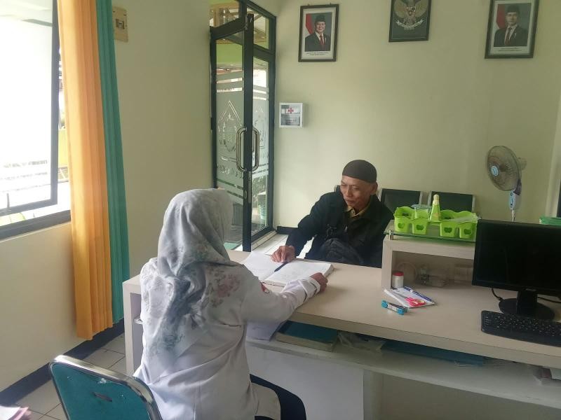 KUA Wangon Layani Permohonan Surat Keterangan Riwayat Pernikahan Warga Cikakak