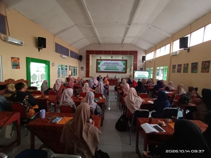 Tingkatkan Profesionalisme dan Kesiapan TKA, Guru BI MTsN 2 Banyumas Ikuti MGMP Bahasa Indonesia MTs 