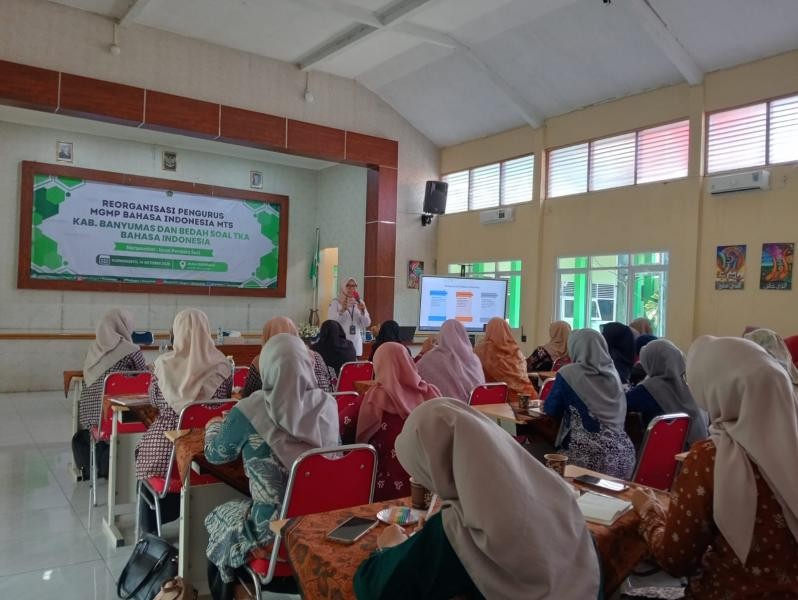MGMP Bahasa Indonesia MTs Kabupaten Banyumas Gelar Reorganisasi Pengurus dan Bedah Soal TKA