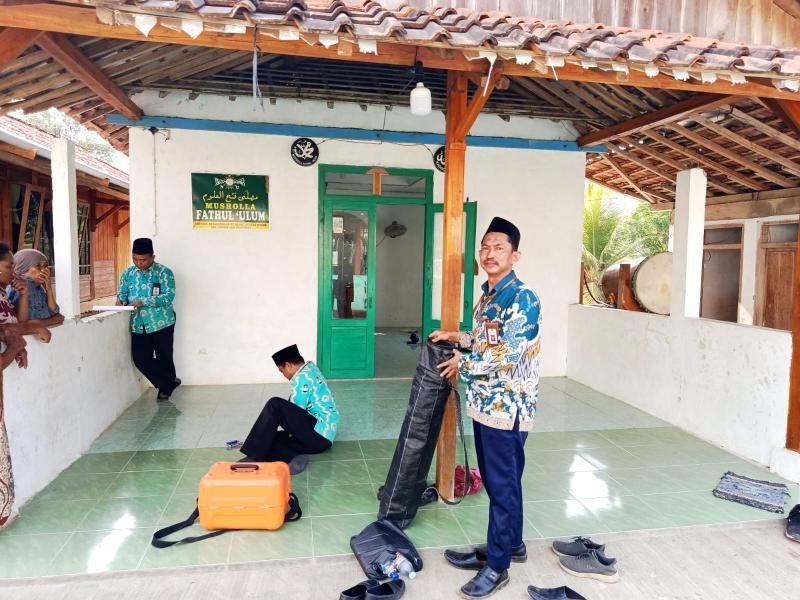 KUA Lumbir Bersama Tim SAFAC Banyumas Tingkatkan Akurasi Arah Kiblat Tempat Ibadah