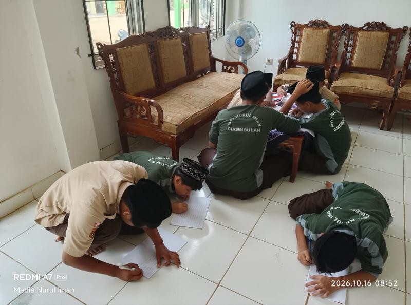 Bentuk Pembinaan Karakter, Siswa yang Melanggar Aturan di MTs Nurul Iman Cikembulan Diminta Menulis Istighfar 240 Kali