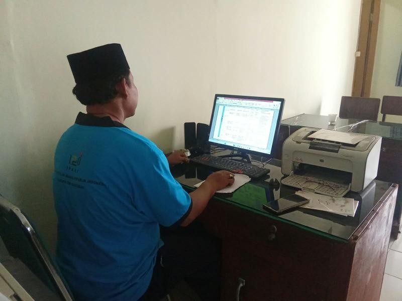 Penyuluh KUA Wangon Siapkan RHK Mingguan untuk Tingkatkan Kinerja dan Pelayanan Umat