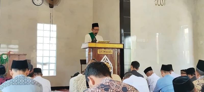 Penyuluh KUA Jatilawang Jadi Khatib Jumat, Sampaikan Pesan Ketika Hati Lelah, Kembalilah kepada Allah