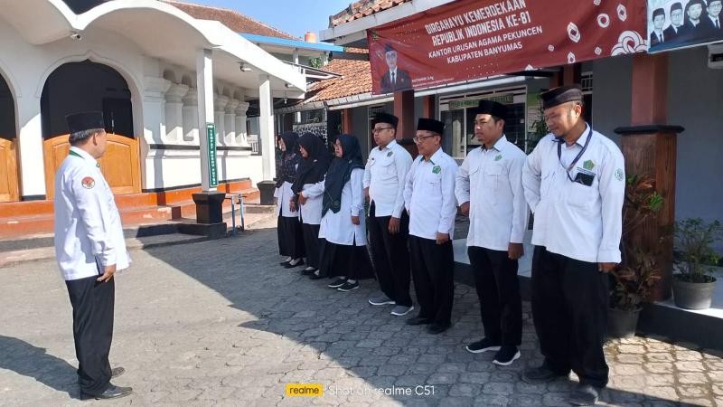 Perkuat Etos Kerja, Apel Pagi KUA Pekuncen Diisi Pesan tentang Prinsip Pertengahan