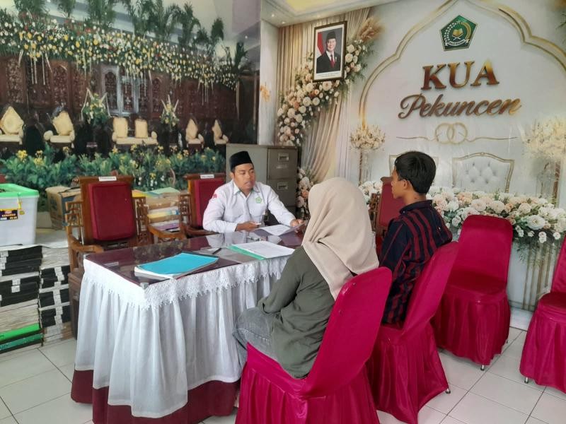 Bekali Calon Pengantin dengan Pilar Keluarga Sakinah, Penyuluh KUA Pekuncen Berikan Bimbingan Perkawinan
