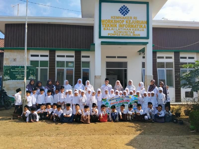 Sambut Hari Santri Nasional, Siswa RA Diponegoro 21 Kalisari Kunjungi Ponpes Nurul Iman Cikembulan