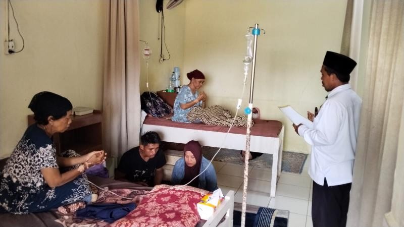 Hadirkan Ketenangan Jiwa, Penyuluh KUA Tambak Gelar Bimroh Bagi Pasien Rawat Inap di Klinik AL HAZM