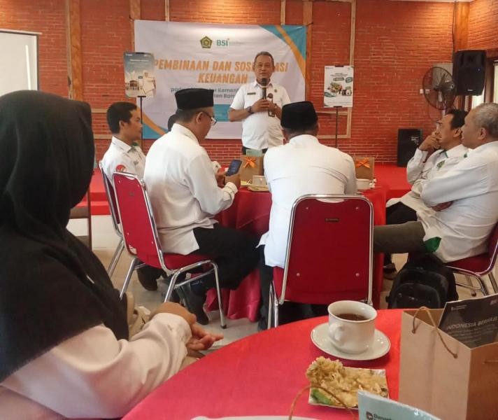 Staf KUA Hadiri Pembinaan dan Sosialisasi Keuangan Kerja Sama BSI dan Kemenag Banyumas