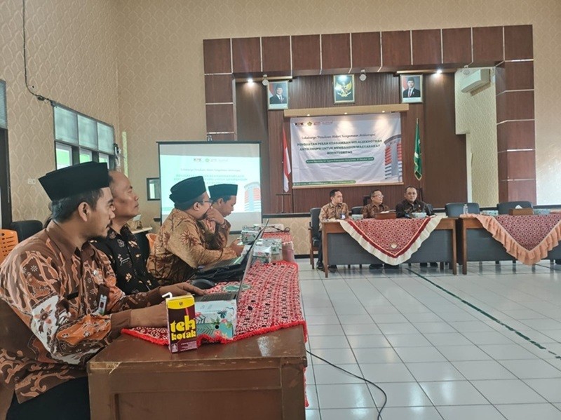 Penyuluh Agama KUA Banyumas Ikuti Penguatan Khutbah Antikorupsi Bersama KPK RI