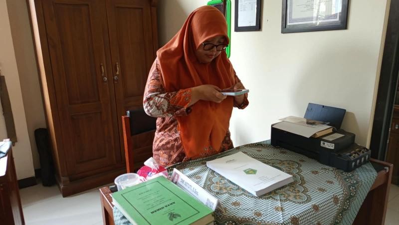 KUA Jatilawang Perkuat Digitalisasi Data melalui Pemindaian Dokumen