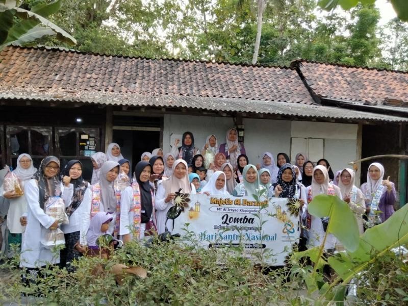 Penyuluh KUA Wangon Ikuti Rangkaian Hari Santri Nasional 2026 dengan Semangat dan Keceriaan Bersama Jamaah Binan