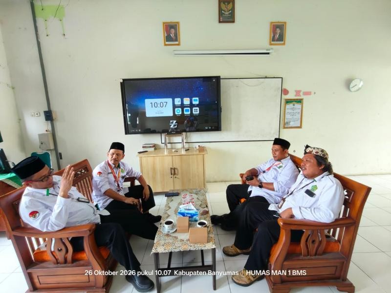 Pantau Hari Pertama TKA, Kasi Pendma Kemenag Banyumas Lakukan Monev di MAN 1 Banyumas