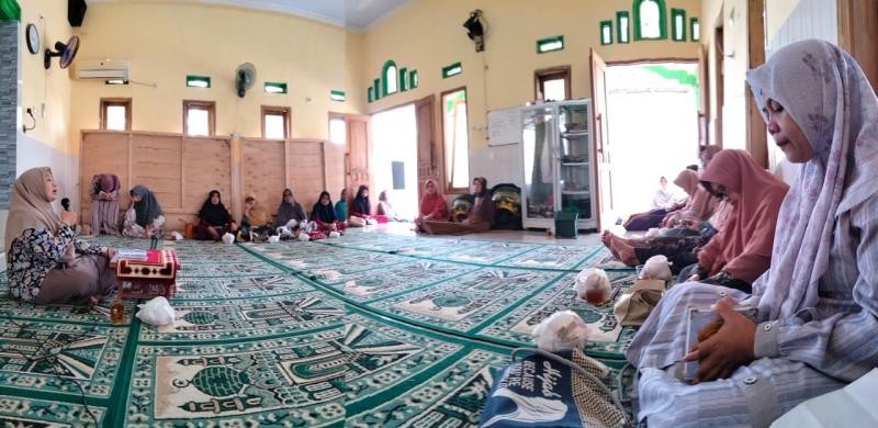 Penyuluh KUA Wangon Laksanakan Bimluh MT Al Irsyad Klapagading di Musala Al Ikhlas Sumberan