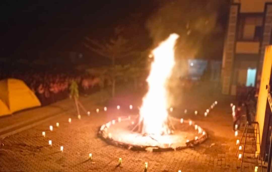 Malam Penuh Keceriaan: Api Unggun dan Pentas Seni Meriahkan Perkajum MTsN 3 Banyumas
