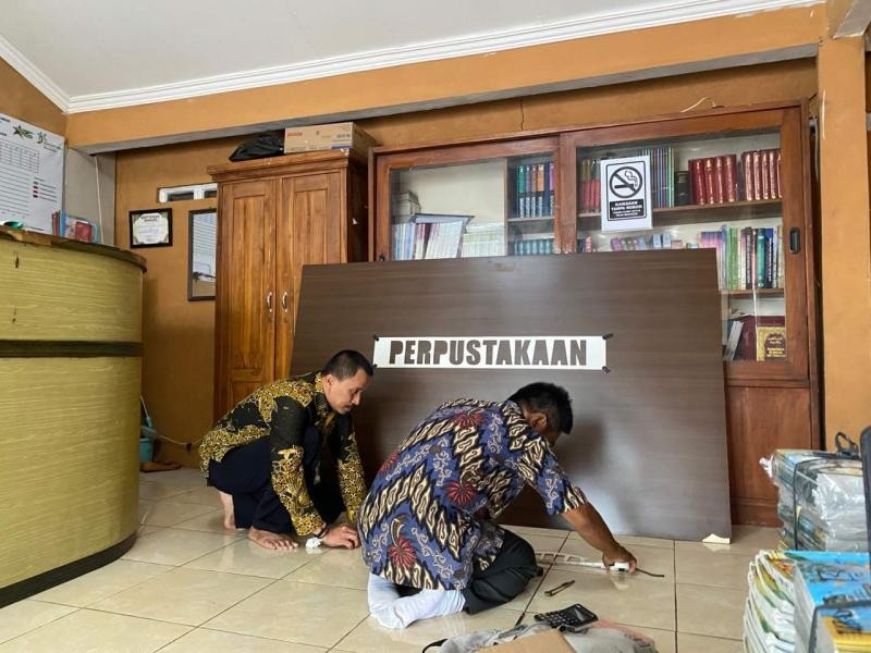Perpustakaan MTsN 3 Banyumas Berbenah, Hadirkan Identitas Layanan yang Lebih Informatif dan Elegan
