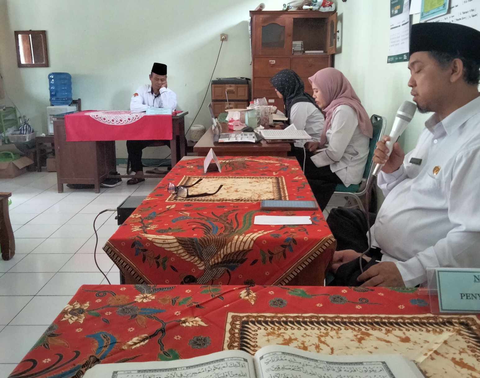 KUA Gaungkan Wahyu Kalam Ilahi dalam Rutinitas Selasa Pagi