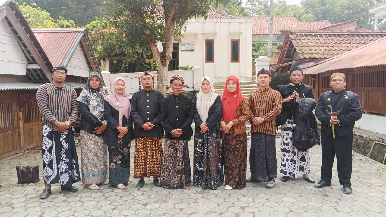 Penyuluh KUA Rawalo Hadiri Pertemuan IPARI di Komunitas Bonokeling Desa Pekuncen