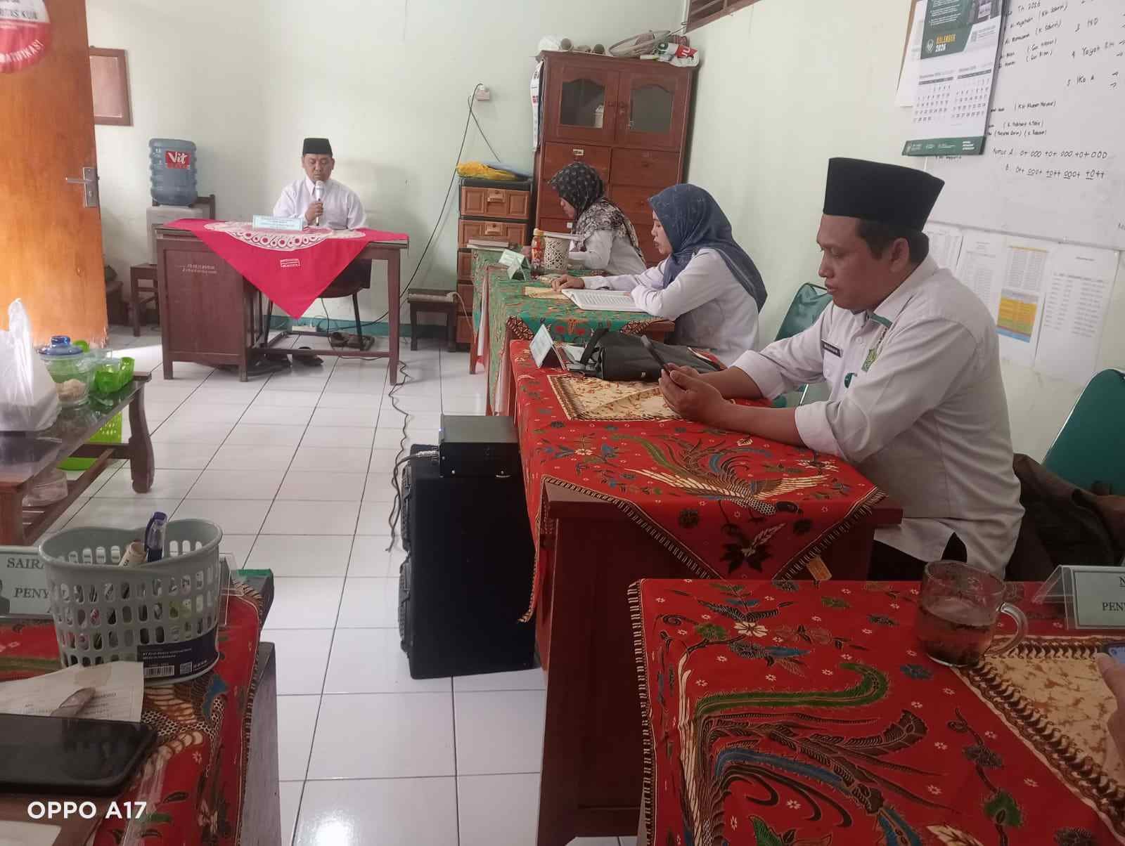 Perkuat Keimanan, KUA Rawalo Konsisten Gelar Simaan Al-Quran
