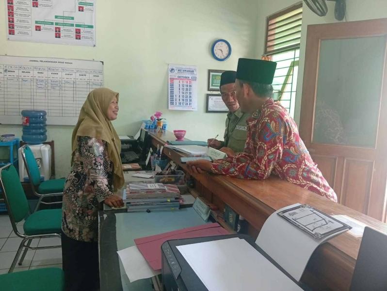 Ramah dan Humanis, KUA Rawalo Layani Konsultasi Akta Ikrar Wakaf Mushola Banjarparakan