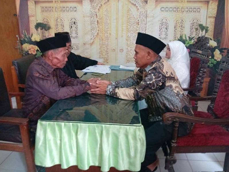 Sah Ijab Qobul, KUA Rawalo Ingatkan Pengantin Jalankan Janji Suci Menuju Keluarga Sakinah