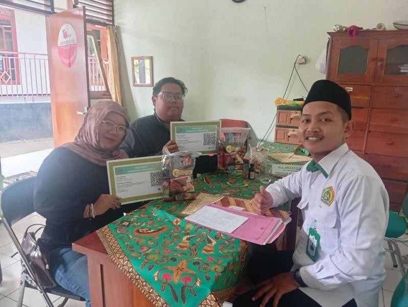 Bangun Keluarga Sakinah, Bimwin KUA Rawalo Bekali Catin Materi Keharmonisan Keluarga