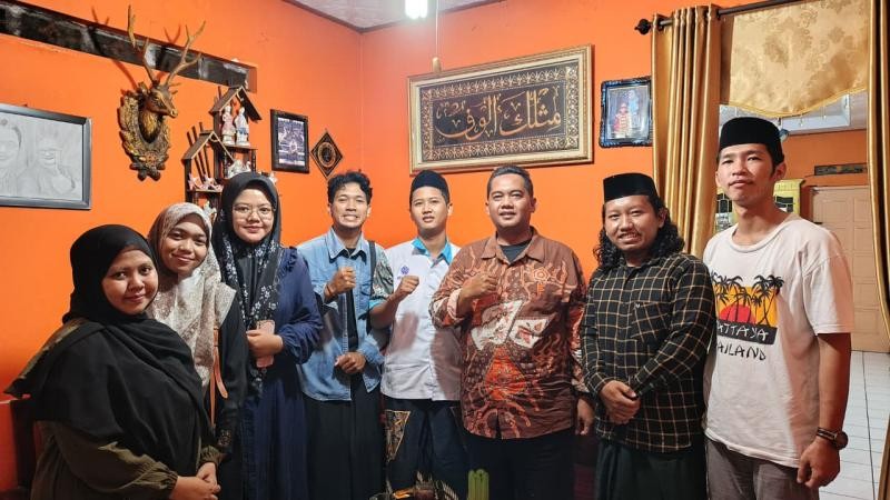 Pererat Silaturahmi, Pengurus PAC IPNU-IPPNU Sokaraja Sambangi Kediaman Penyuluh di Banjaranyar