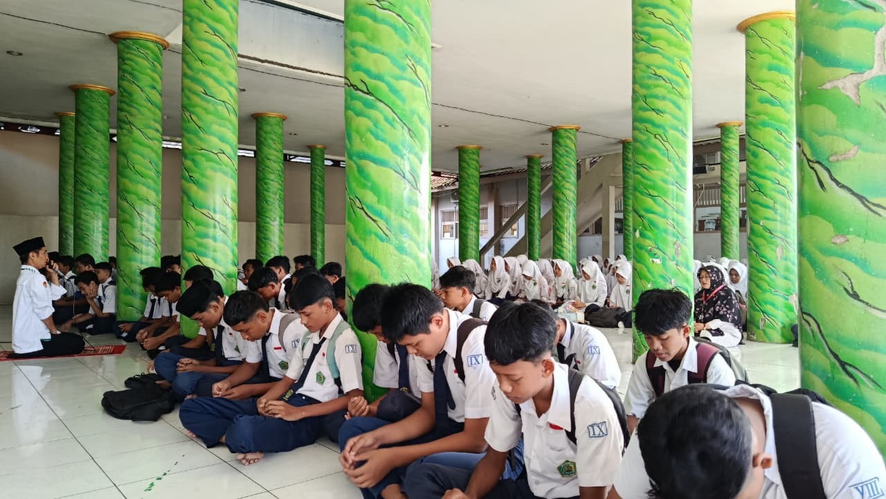 Mujahadah Pagi Mengawali Ujian, Siswa Kelas IX MTs Negeri 3 Banyumas Mantapkan Ikhtiar dan Doa
