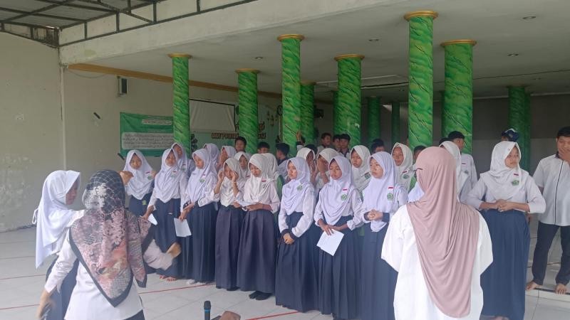 Harmoni Suara Pemuda, Lebih dari 30 Murid MTs Negeri 3 Banyumas Matangkan Paduan Suara Hari Sumpah Pemuda