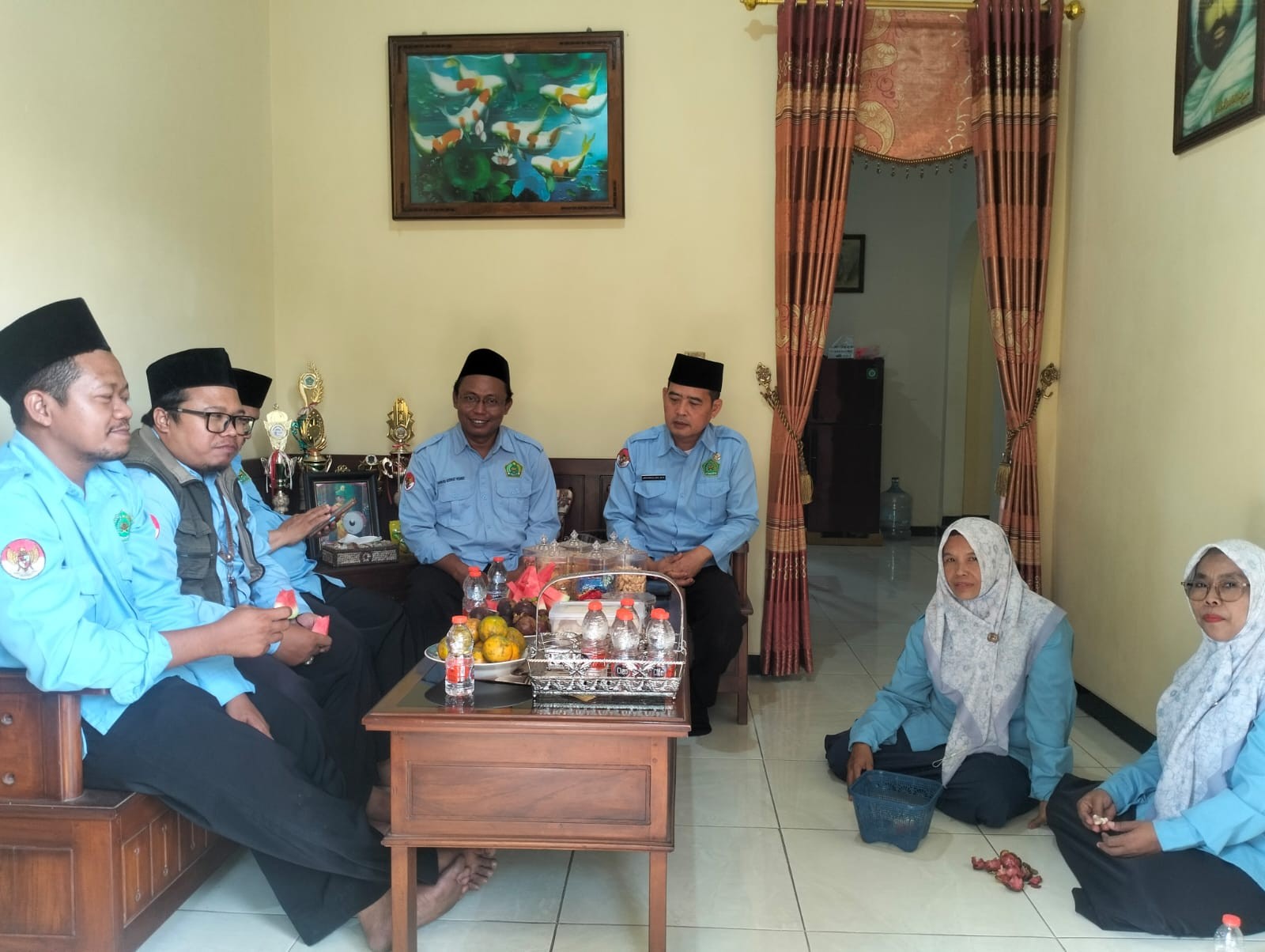 KUA Silaturahmi ke Rumah Rekan Kantor di Sela Jam Istirahat Dinas
