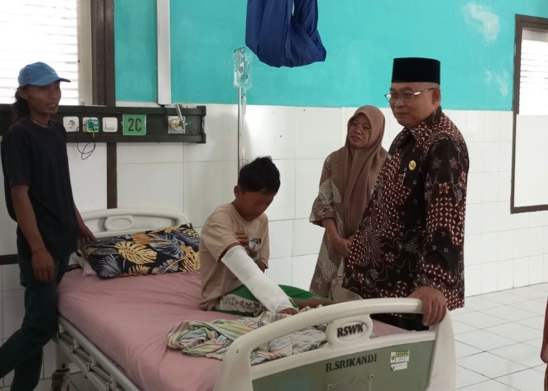 Kunjungan Kepedulian untuk Siswa Madrasah