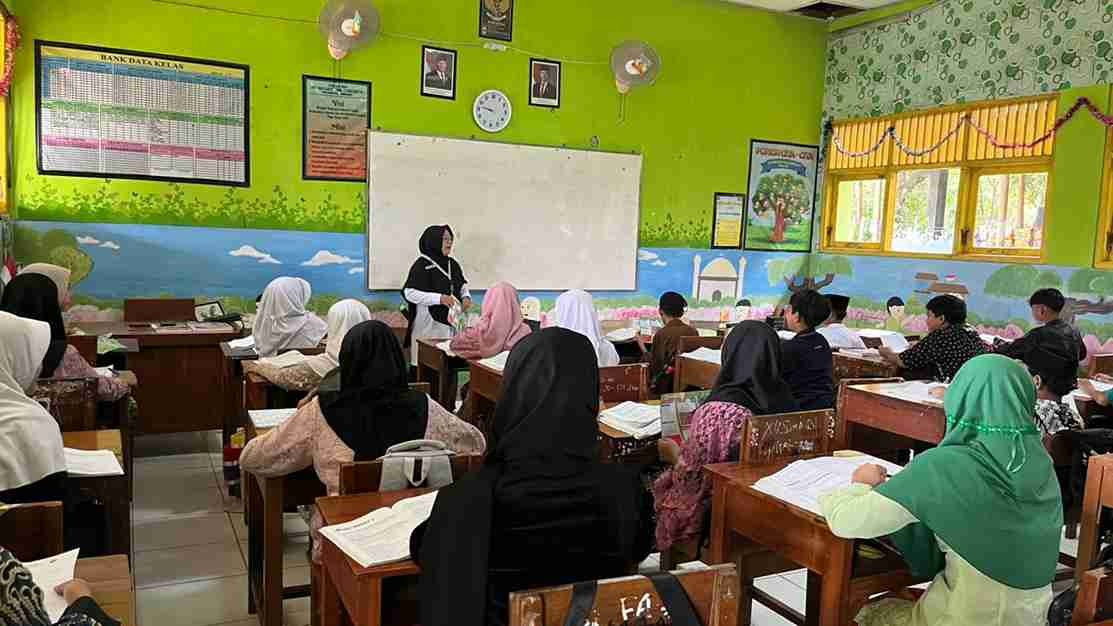 Gaspol Jemput Generasi! Tim Sosialisasi MTsN 3 Banyumas Tancap Gas di Hari Perdana