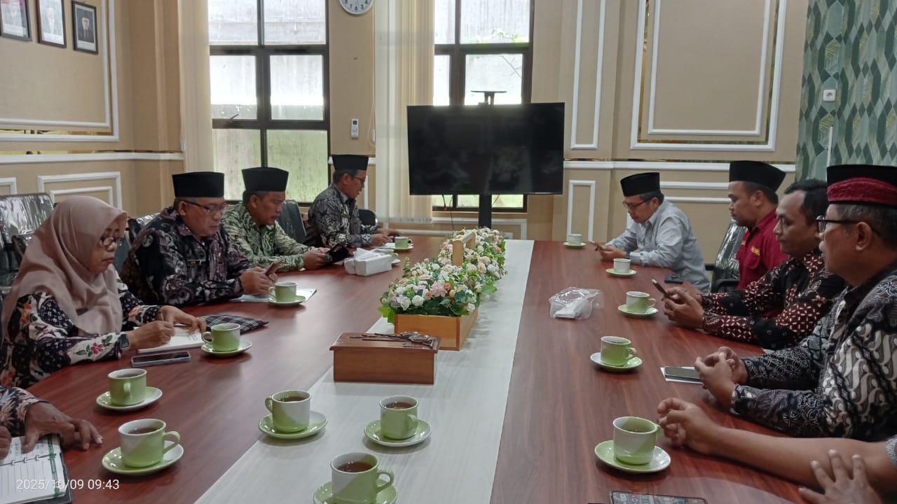 Rapat koordinasi persiapan apel Hari Santri Nasional Tahun 2025