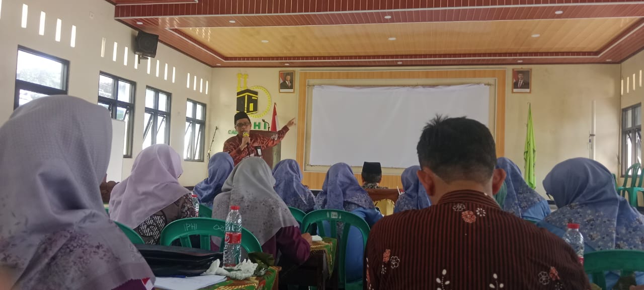 Sosialisasi Kurikulum Berbasis Cinta pada KKM MI Kecamatan Pekuncen