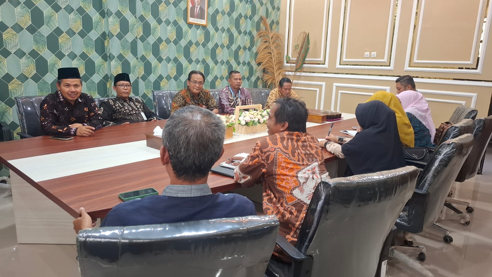 Rakor Kehumasan dengan seluruh Madrasah Negeri