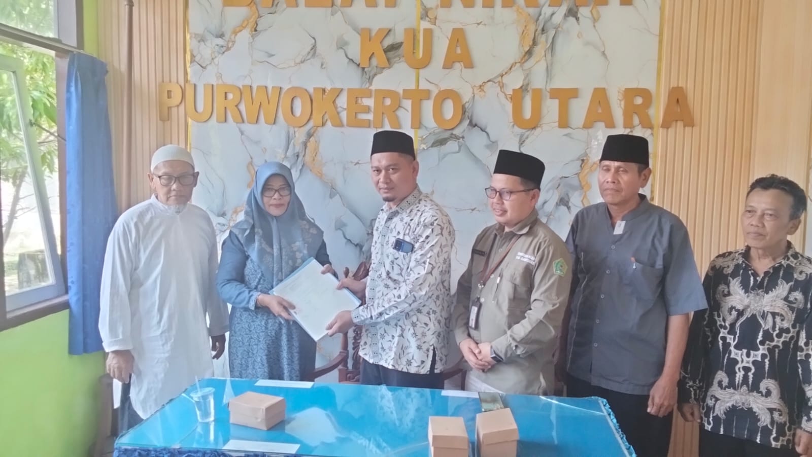 Ikrar wakaf di KUA Purwokerto Utara